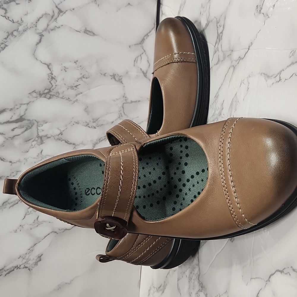 Ecco Women's Brown Mary Jane Flats